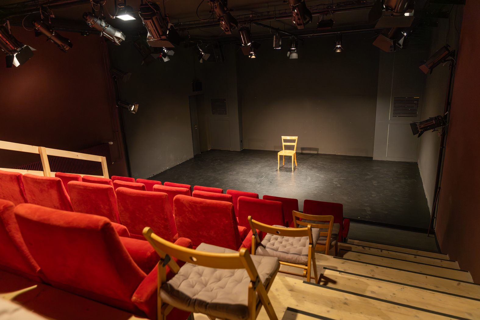 Der Saal – Blick Richtung Bühne